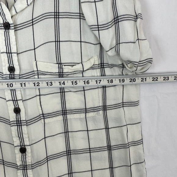 Reitmans Shirt Long Sleeve Button Up Black and White Check - Picture 5 of 8